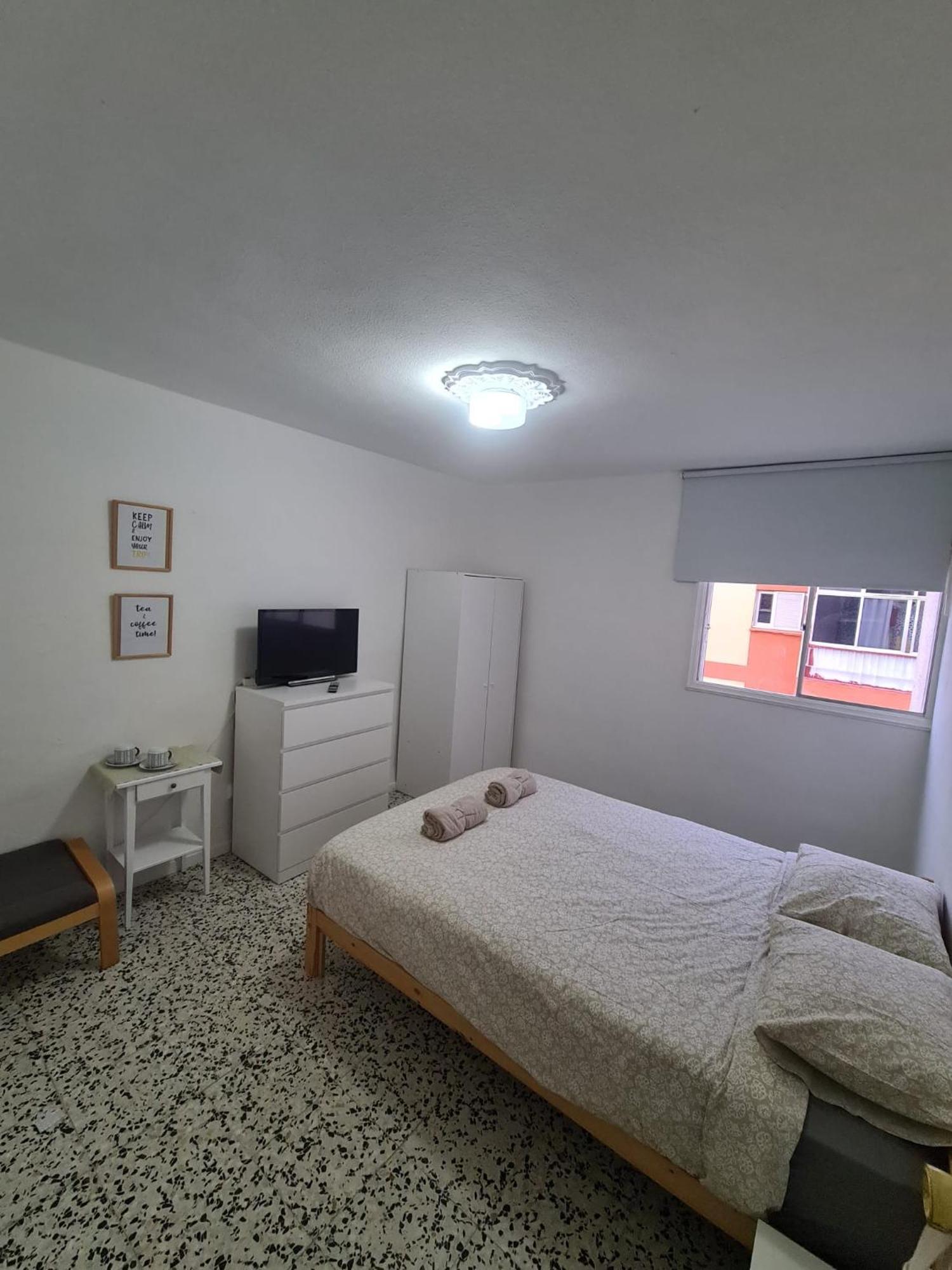 Eeb Private Room Habitacion Privada En Piso Compartido La Laguna  Luaran gambar